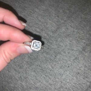 Kay jewelers white sapphire & sterling silver ring